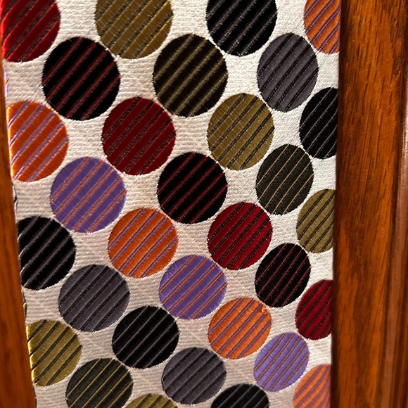 BCBG multi colored polkadotted tie 100% silk, hand sown - Picture 2 of 5